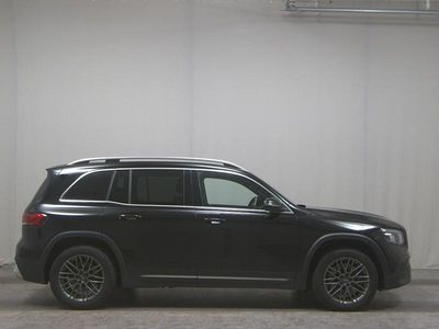 Mercedes GLB220