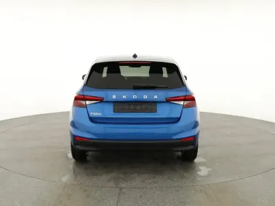 Nuova Skoda Fabia 2026 Blu Utilitaria