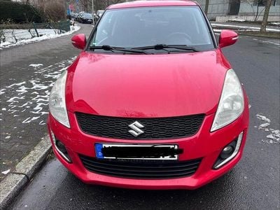 Rot Gebraucht 2016 Suzuki Swift Club Kleinwagen | 7.800 € (Fairer Preis)