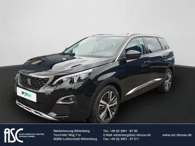 Gebraucht Peugeot 5008 Allure 179 PS (131 kW) 2019 Lackierung schwarz perla nera/ SUV