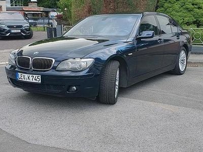 BMW 745