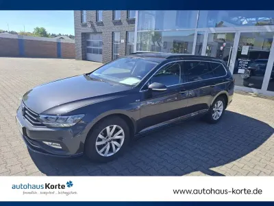 Gebraucht VW Passat Business 150 PS (110 kW) 2023 Grau Kombi
