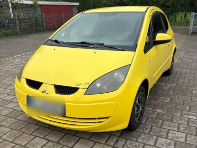 Occasion Mitsubishi Colt 95 PK (69 kW) 2008 Geel Hatchback