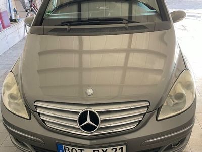 Mercedes B200