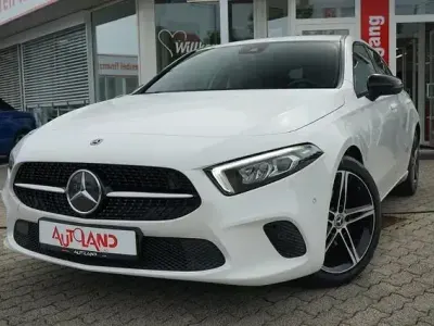 Gebraucht Mercedes A160 Progressive 109 PS (80 kW) 2019 Weiß Limousine