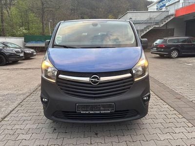 Second-hand Opel Vivaro 140 CP (102 kW) 2014 Albastru Monovolum