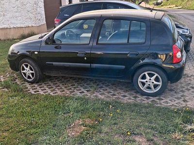 Second-hand Renault Clio II 75 CP (55 kW) 2009 Negru Hatchback