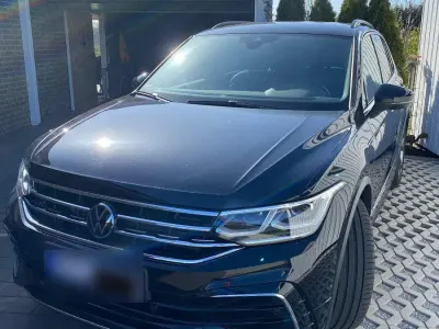 Gebraucht VW Tiguan R 150 PS (110 kW) 2024 Schwarz SUV