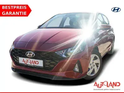 Gebraucht Hyundai i20 Select 101 PS (74 kW) 2022 Dragon red Kleinwagen