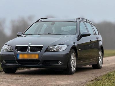 Gebraucht BMW 320 170 PS (125 kW) 2007 Grau Kombi