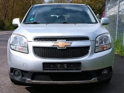 Usata Chevrolet Orlando 140 CV (102 kW) 2012 Argento Monovolume
