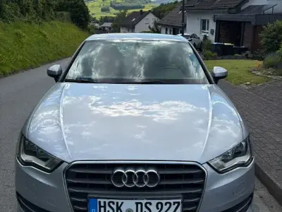 Gebraucht Audi A3 Ambiente 110 PS (80 kW) 2015 Silber Limousine