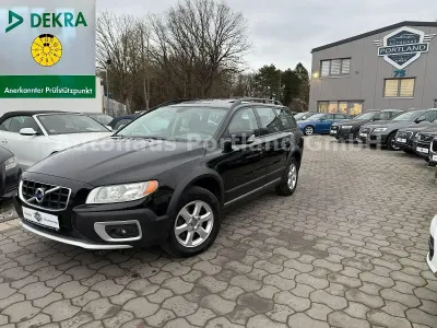 Second-hand Volvo XC70 Momentum 185 CP (136 kW) 2008 Negru Break