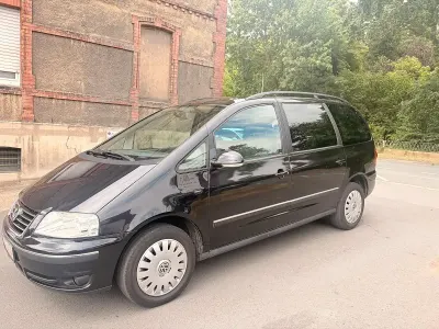Gebraucht VW Sharan 116 PS (85 kW) 2009 Deep black pearl Van / Kleinbus