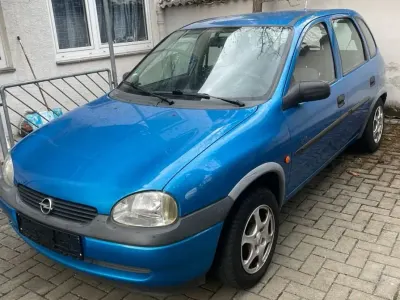 Occasion Opel Corsa 44 ch (32 kW) 1988 Bleue Berline