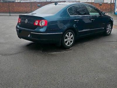 Gebraucht VW Passat 140 PS (102 kW) 2007 Blau Limousine