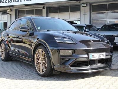 Second-hand Porsche Macan Turbo 469 kW (639 CP) 2025 Negru SUV