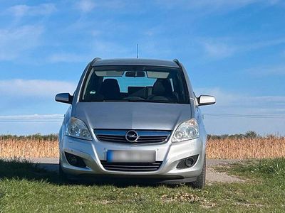 Second-hand Opel Zafira 140 CP (102 kW) 2008 Argintiu Monovolum