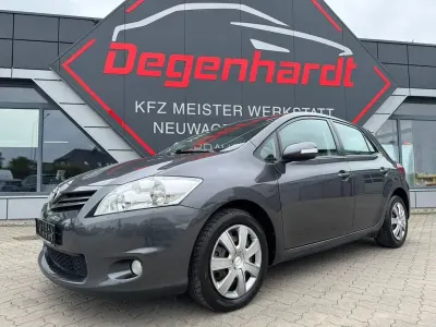 Gebraucht Toyota Auris Edition 99 PS (72 kW) 2012 Grau Limousine