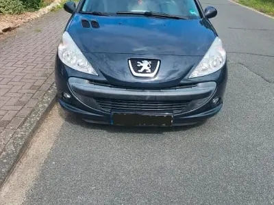 Gebraucht Peugeot 206+ 75 PS (55 kW) 2009 Grau Kleinwagen