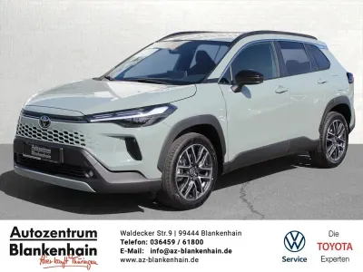 Neu Toyota Corolla Cross 140 PS (102 kW) 2026 Grün SUV