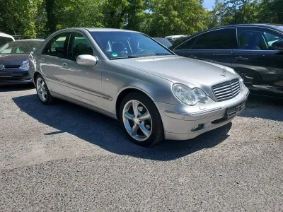 Gebraucht Mercedes C220 Elegance 143 PS (105 kW) 2004 Silber Limousine