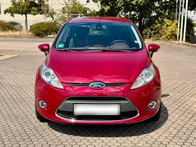 Gebraucht Ford Fiesta 82 PS (60 kW) 2009 Rot Kleinwagen