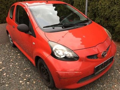 Gebraucht Toyota Aygo Basis 68 PS (50 kW) 2006 Rot Kleinwagen