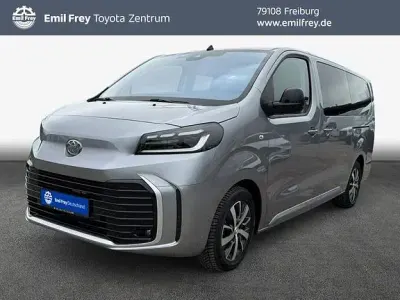 Gebraucht Toyota Proace Verso Club 177 PS (130 kW) 2025 Silver metallic Kombi