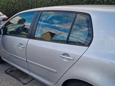 Silber Gebraucht 2006 VW Golf V Comfortline Limousine | 3.300 € (Fairer Preis)