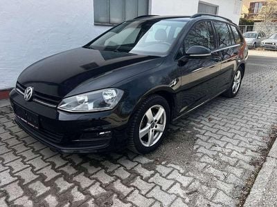 Gebraucht VW Golf VII Comfortline 105 PS (77 kW) 2013 Deep black perleffekt Kombi