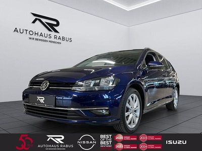 Gebraucht VW Golf VII Comfortline 110 PS (80 kW) 2018 Atlantic blue metallic (metallic) Kombi