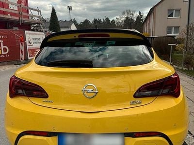 Gebraucht Opel Astra GTC OPC 140 PS (102 kW) 2012 Gelb Limousine