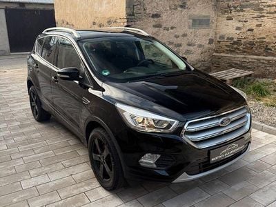 Gebraucht Ford Kuga Titanium 150 PS (110 kW) 2017 Schwarz SUV