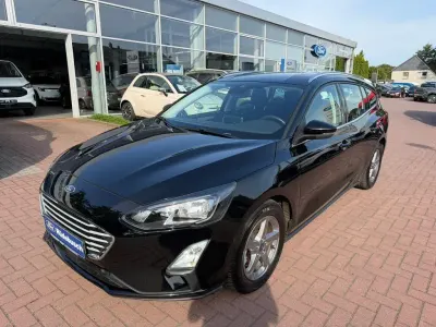 Gebraucht Ford Focus Cool & Connect 120 PS (88 kW) 2019 Schwarz Kombi