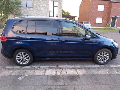 Gebraucht VW Touran Comfortline 116 PS (85 kW) 2017 Blau Van / Kleinbus