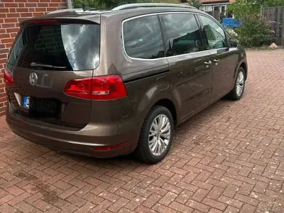 Gebraucht VW Sharan Comfortline 150 PS (110 kW) 2011 Braun Van / Kleinbus