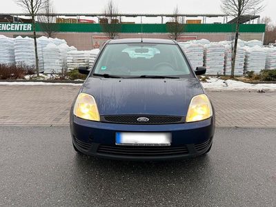 Blau Gebraucht 2004 Ford Fiesta Kleinwagen | 1.850 € (Fairer Preis)
