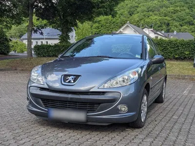 Gebraucht Peugeot 206+ 75 PS (55 kW) 2009 Silber Kleinwagen