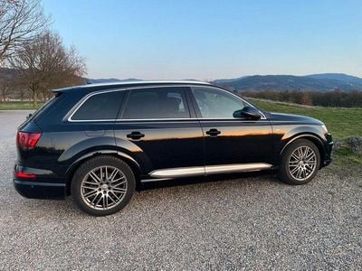 Second-hand Audi Q7 Ambiente 272 CP (200 kW) 2017 Negru SUV