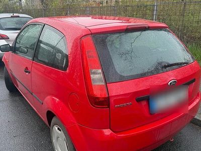 Usata Ford Fiesta 60 CV (44 kW) 2005 Rosso Utilitaria