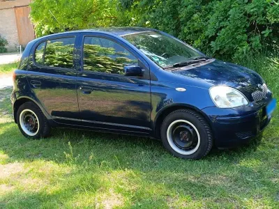 Używany Toyota Yaris 65 KM (47 kW) 2004 Niebieski Hatchback