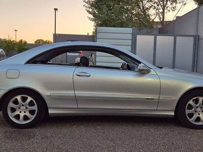 Silber Gebraucht 2002 Mercedes CLK240 Elegance Coupé | 5.799 € (Fairer Preis)