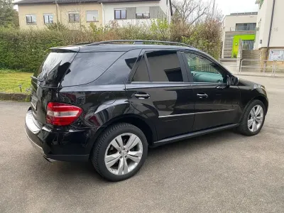 Gebraucht Mercedes ML350 272 PS (200 kW) 2005 Schwarz SUV