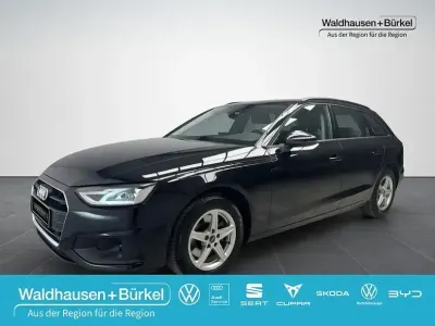 Gebraucht Audi A4 Basis 163 PS (119 kW) 2023 Mythosschwarz (metallic) Kombi