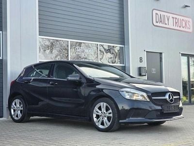 Gebraucht Mercedes A180 122 PS (89 kW) 2016 Schwarz Limousine