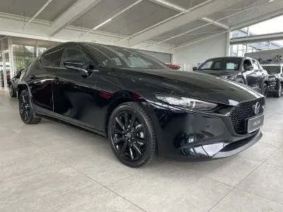 Neu Mazda 3 Homura-Line 140 PS (102 kW) 2026 Schwarz Limousine