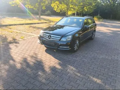 Gebraucht Mercedes C220 170 PS (125 kW) 2011 Schwarz Kombi