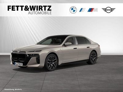 Usado BMW 750e M Sport 489 HP (359 kW) 2024 Cinzento Sedan