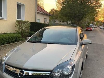 Usata Opel Astra GTC 140 CV (102 kW) 2007 Coupé